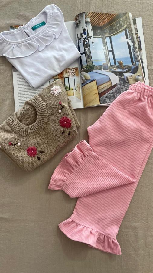 pantalon pana rosa volado 