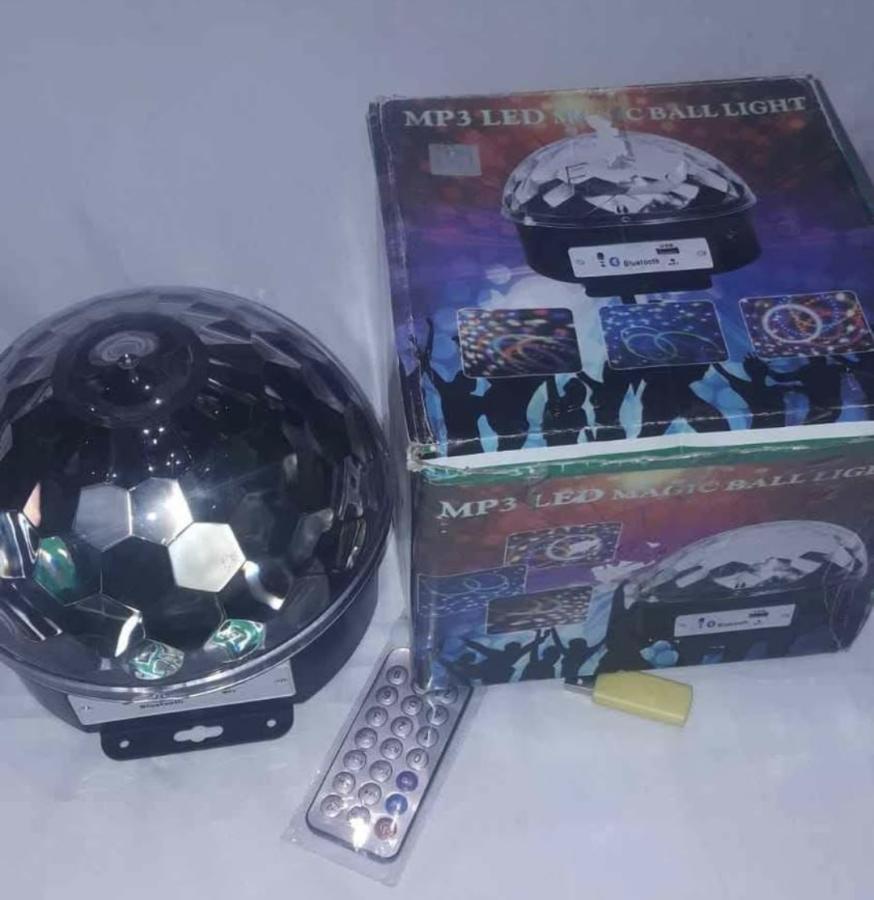 Bola Magica Luz Led RGB Reproductor MP3 y  Bluetooth 