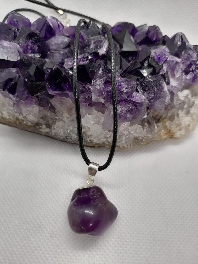 Dije Amatista con Cordón Negro