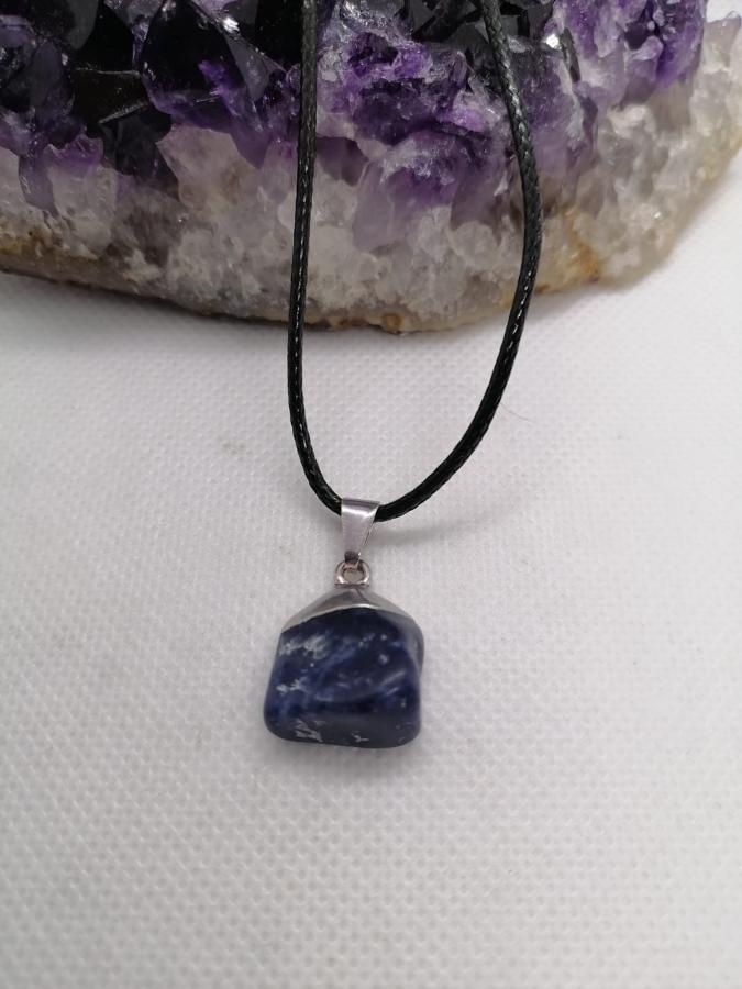 Dije con Electro Sodalita con Cordón Negro